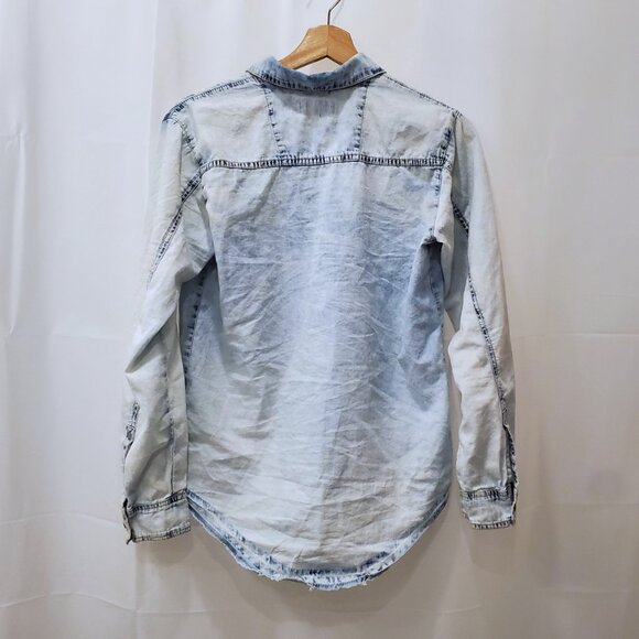 90s Style Acid-Wash Button Down, Lightweight, Denim Look - Picture 3 of 3